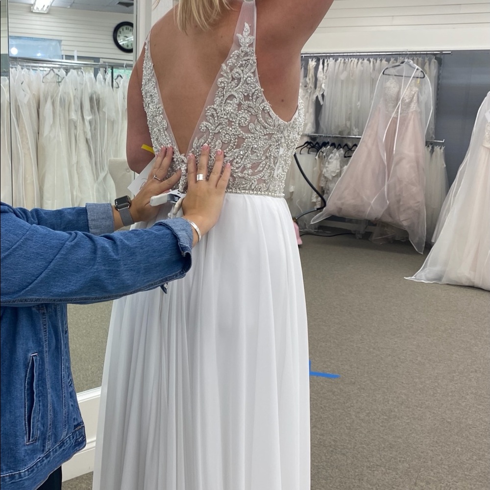Wedding dress size 18 two hearts bridal - Picture 5 of 9